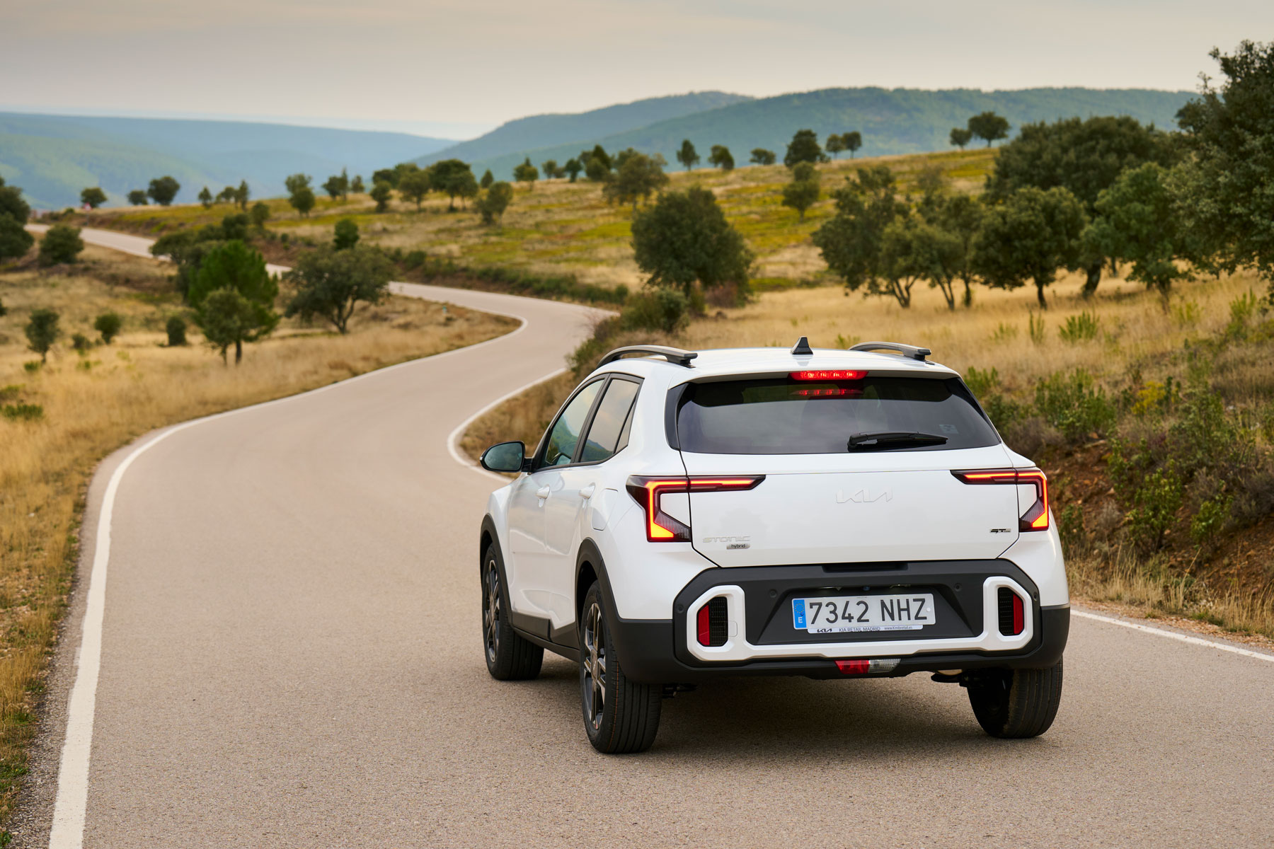 Kia Stonic 2026 foto exterior blanco