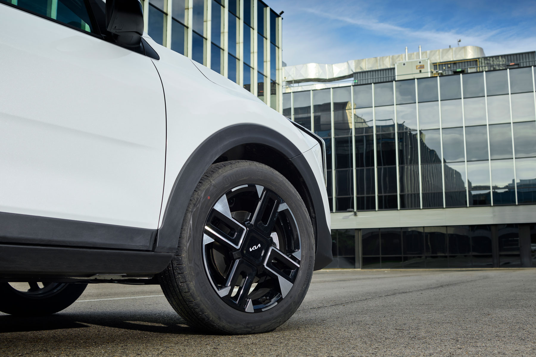 Kia Stonic 2026 foto detalle exterior blanco