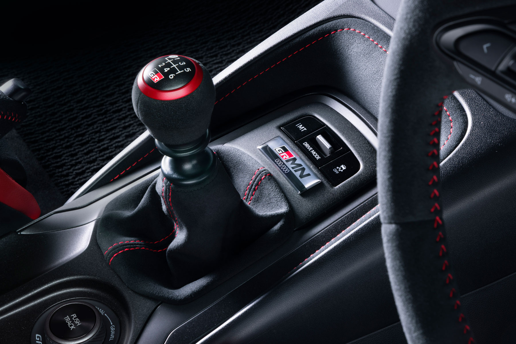 Toyota GRMN Corolla foto interior palanca