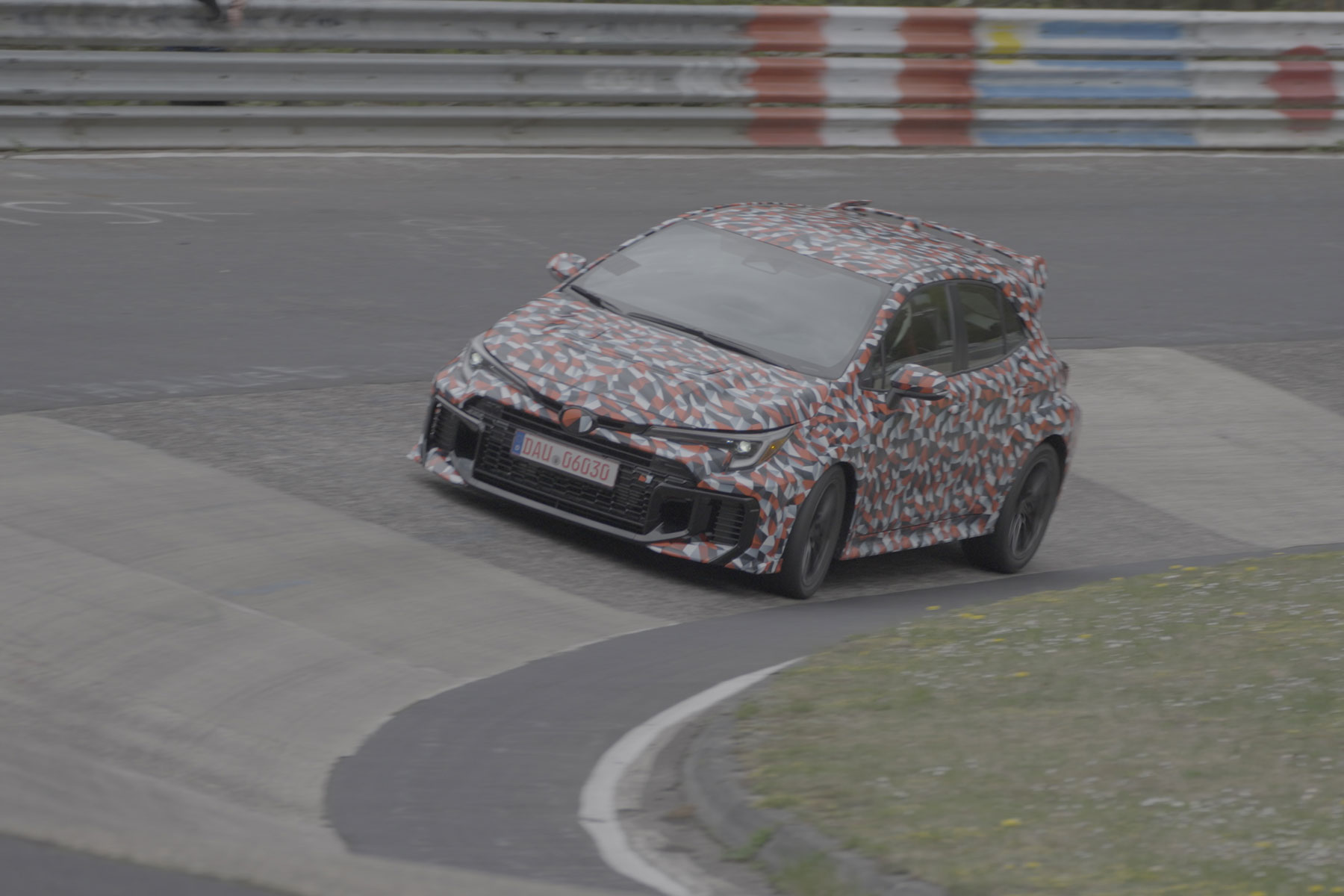 Toyota GRMN Corolla foto exterior circuito