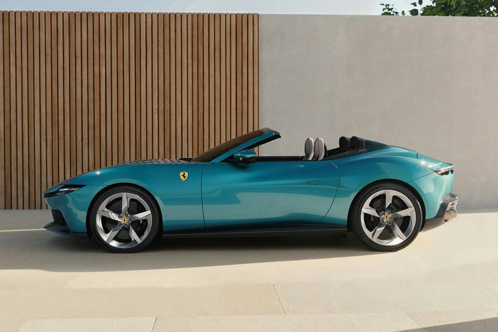 Ferrari Amaldi Spider foto exterior estática