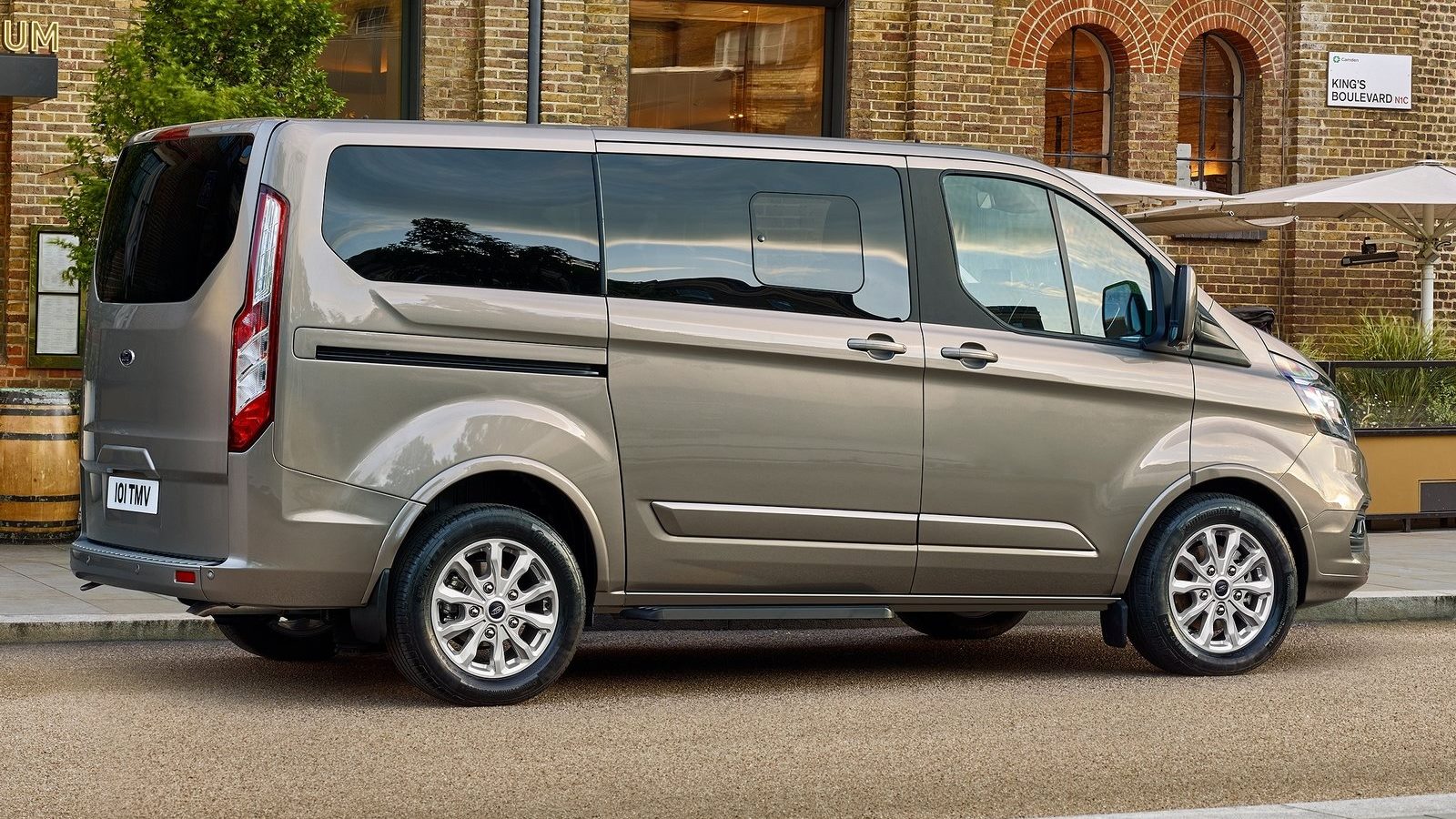 Ford Transit Custom Combi Precios y Opinión carwow