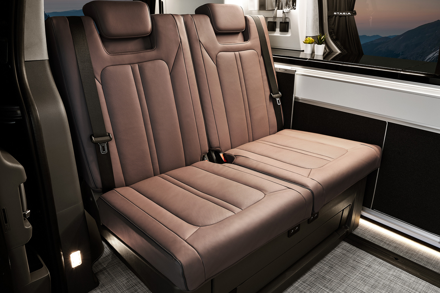 Hyundai Staria Concept Camper asientos