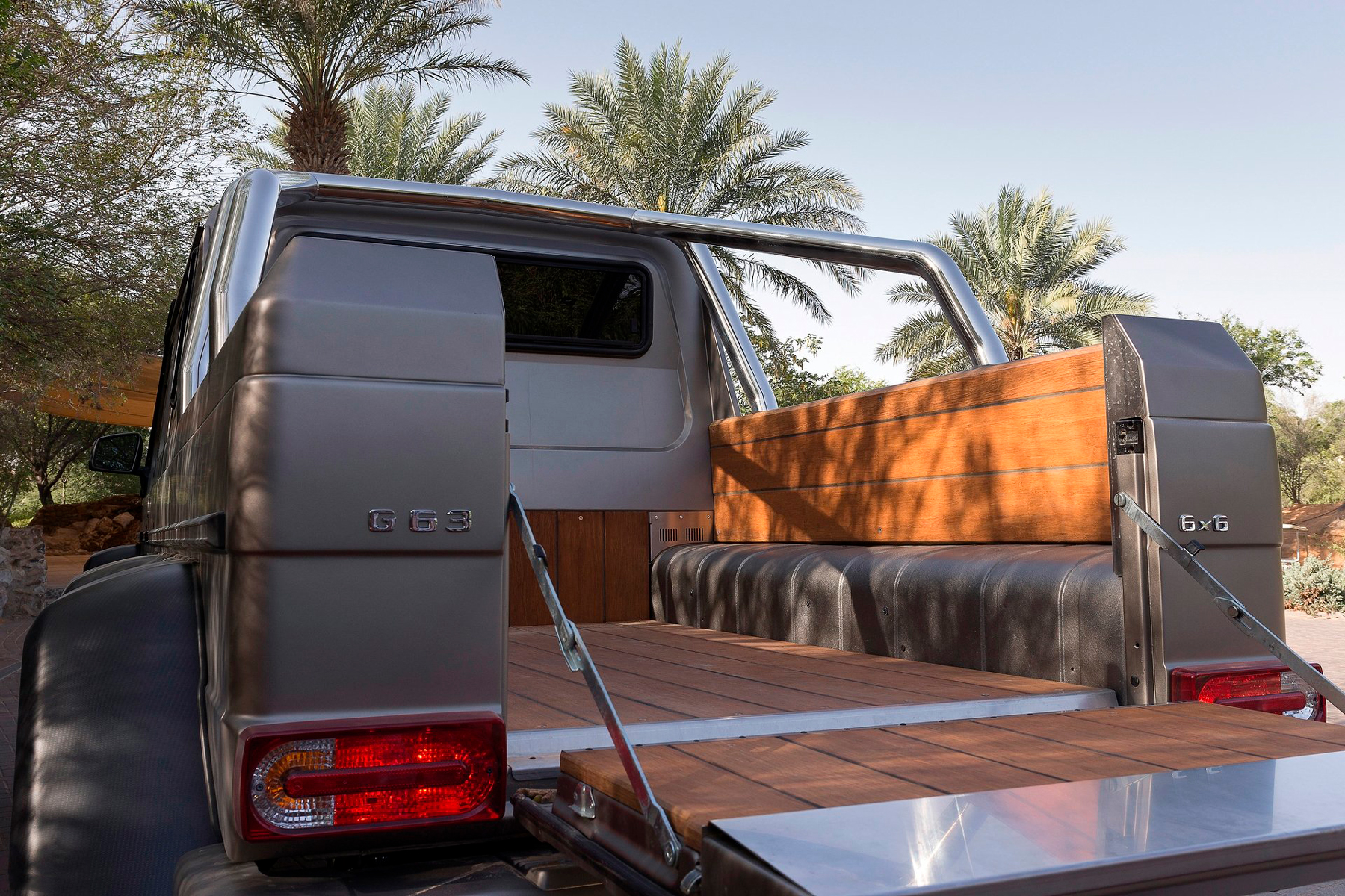 Mercedes Benz G63 6x6