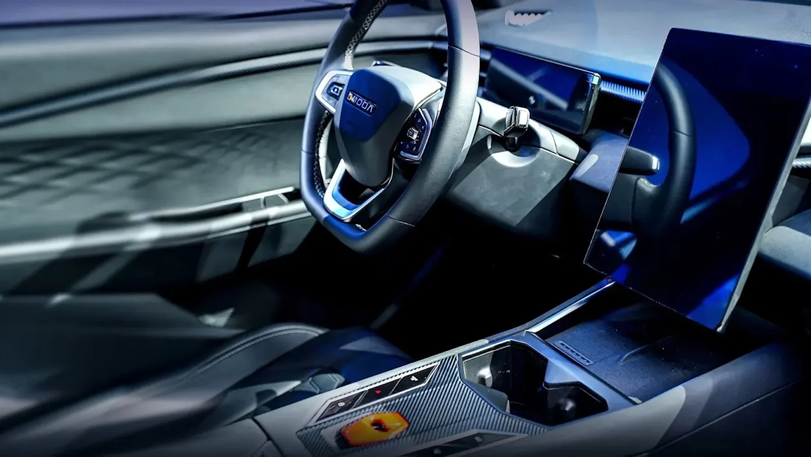 Interior del omoda 4. Salpicadero