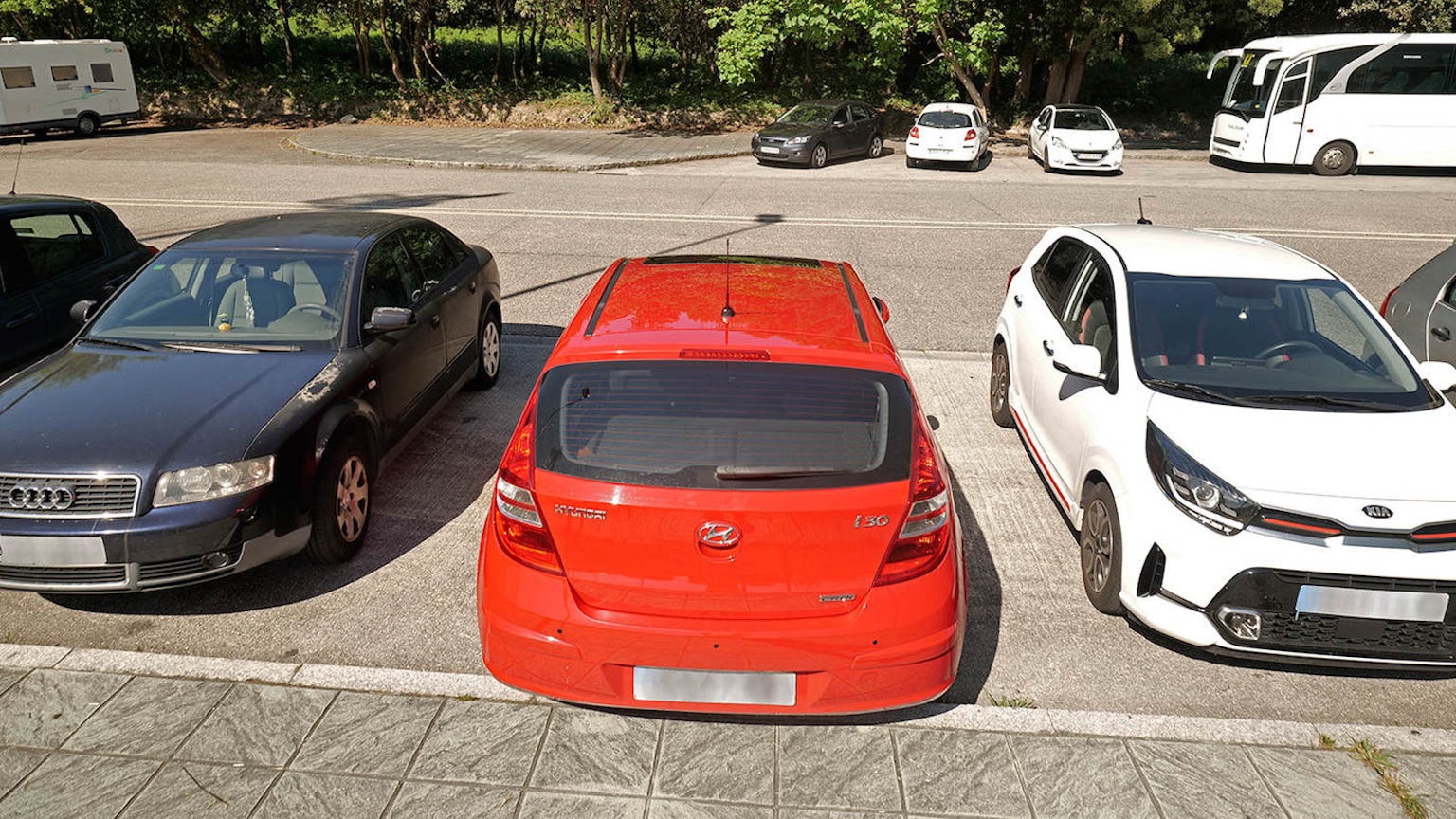 Cómo aparcar en batería Referencias y trucos carwow Cómo aparcar en batería Referencias y trucos carwow