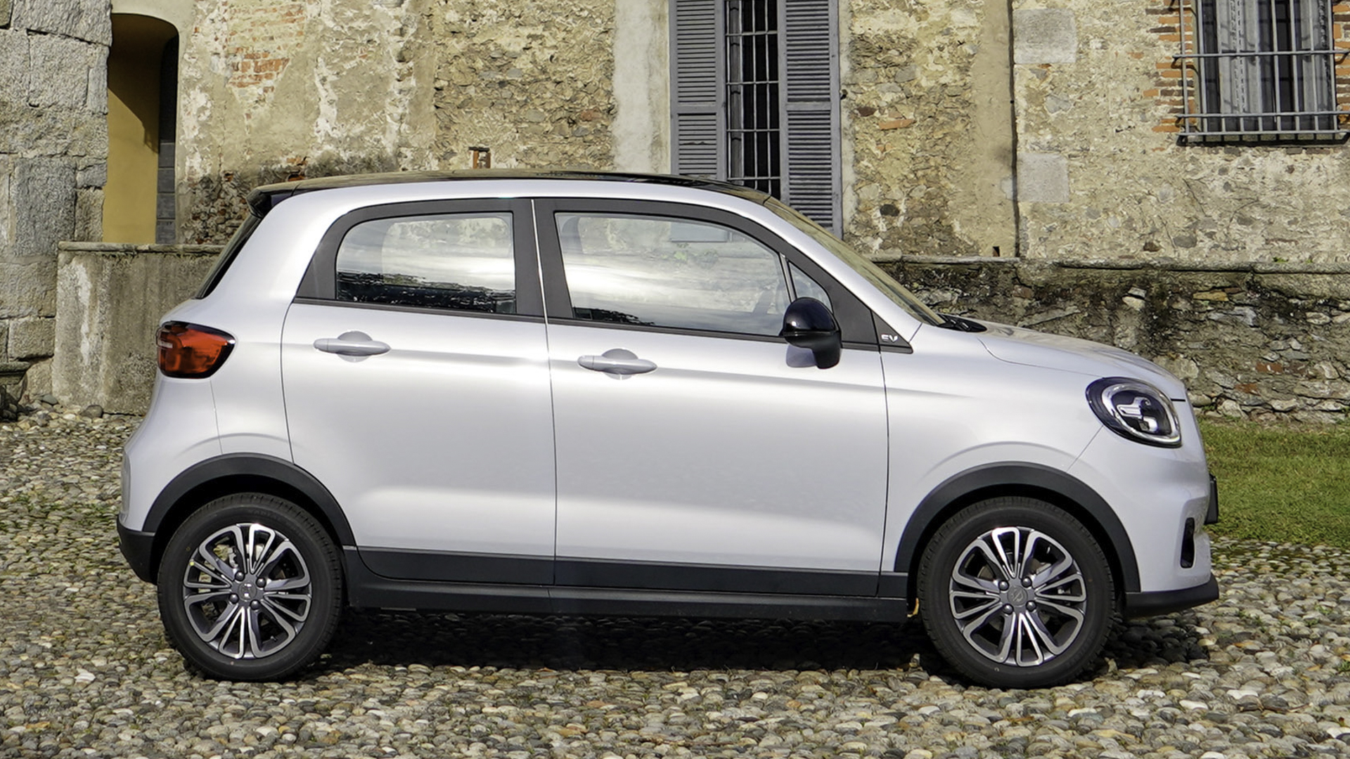 Comparativa Leapmotor T03 vs BYD Dolphin Surf