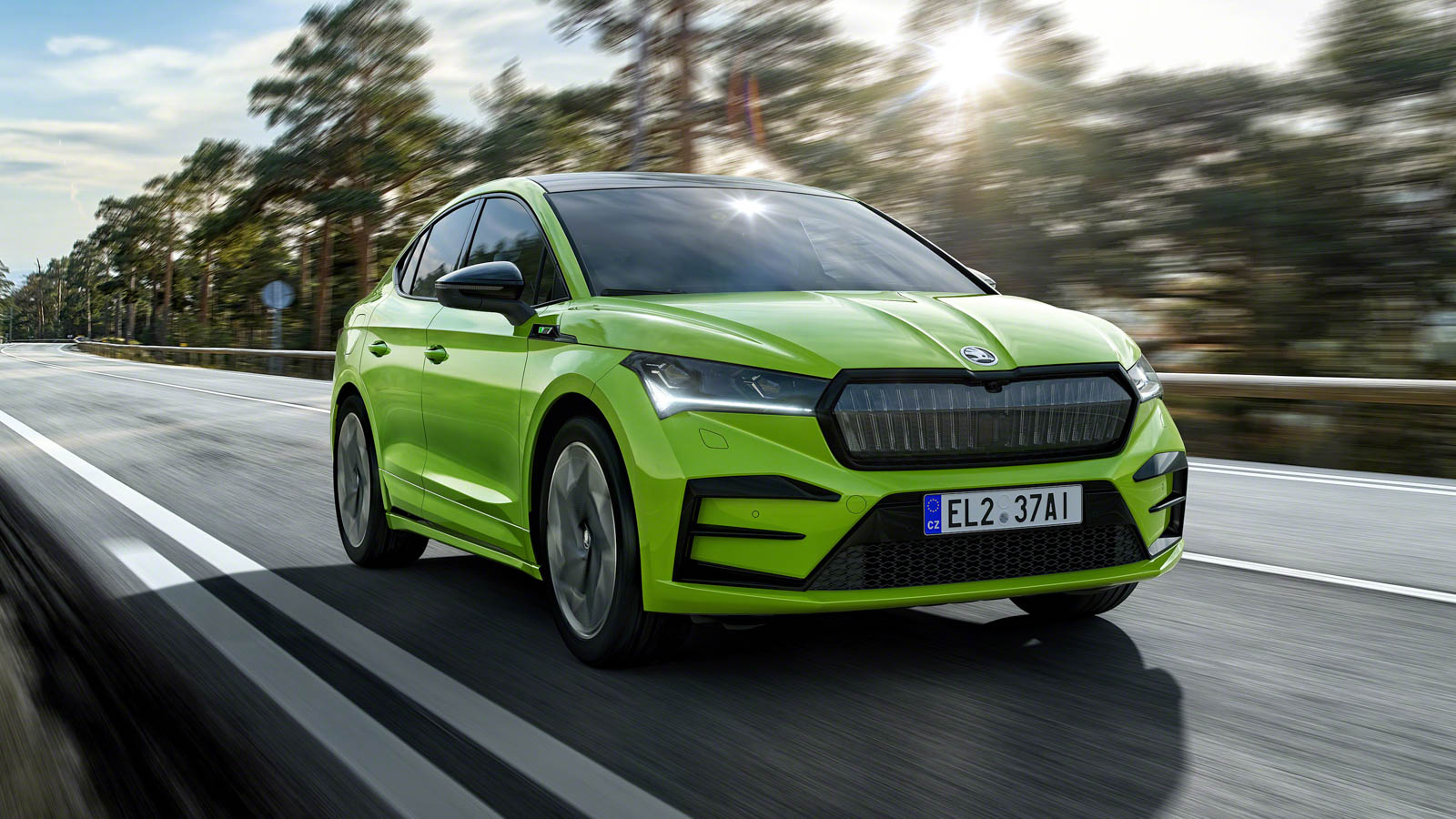 Vista conducción SKODA ENYAQ COUPÉ iV verde