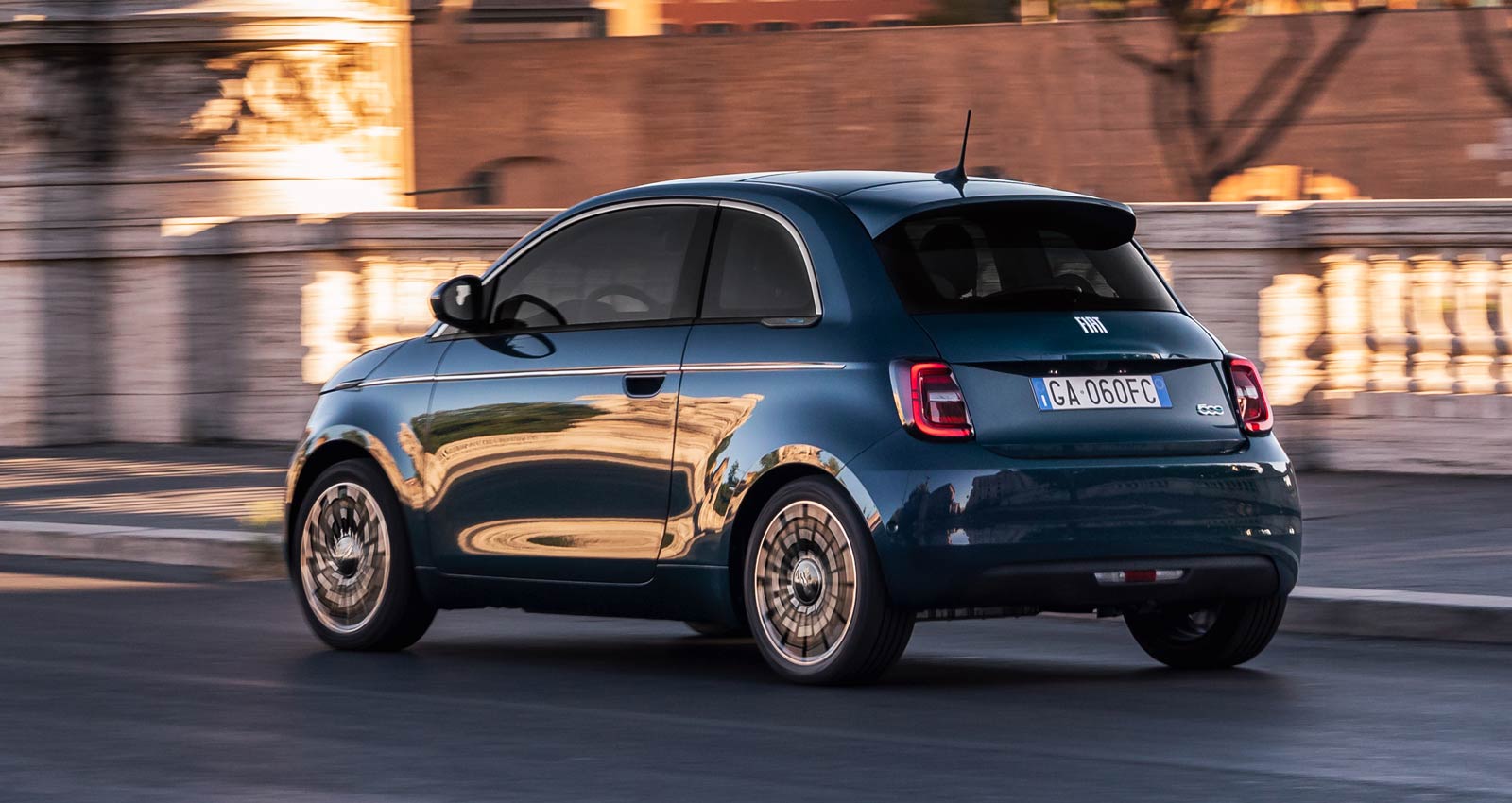 Nuevo Fiat 500 eléctrico con etiqueta CERO Carwow