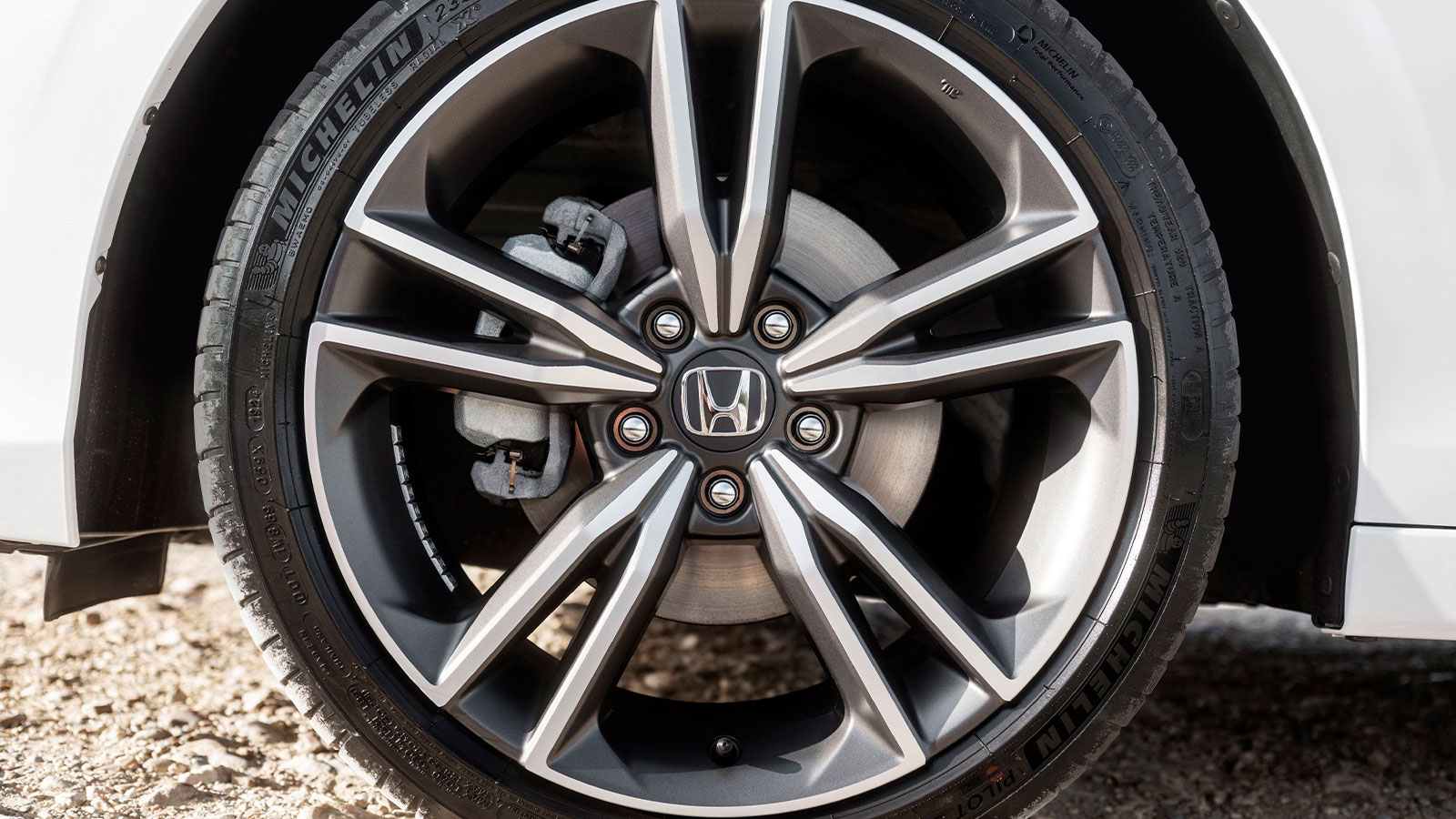 Honda Civic e HEV 2025