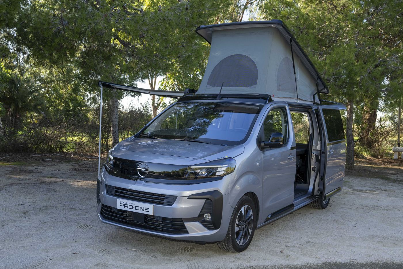 Opel Zafira by Tinkervan.